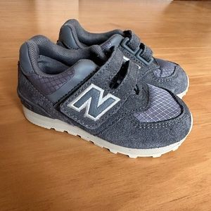 New Balance Kids size 5.5 Gray Athletic Shoes